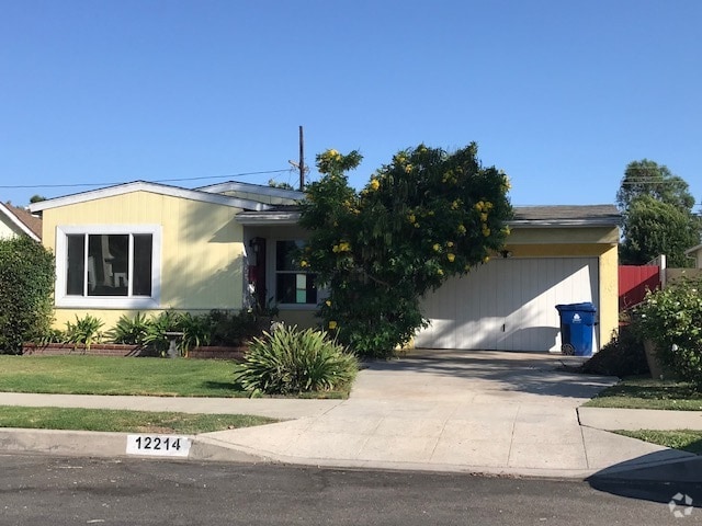 Building Photo - 12214 Aneta St