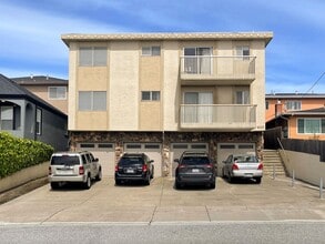Building Photo - 622 Commercial Ave