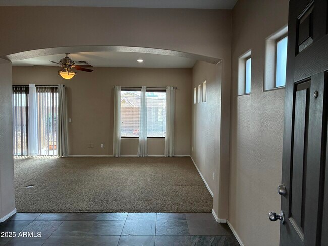 Foto del edificio - 23751 W La Canada Blvd