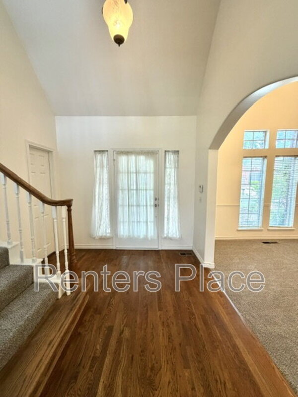 Building Photo - 8523 S 70th E Ave