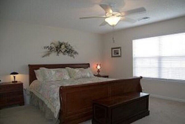Building Photo - 20 Robins Egg Ct