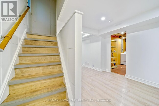 Building Photo - 59 Shoreview Dr