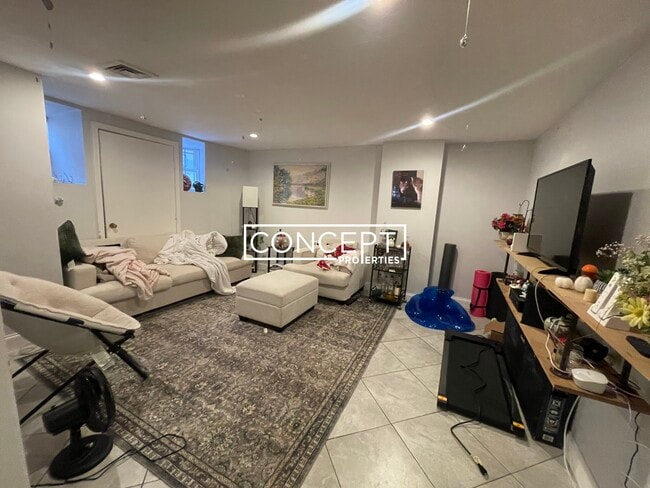 Foto del edificio - 55 Dudley St