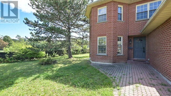 Building Photo - 243 Murray Dr