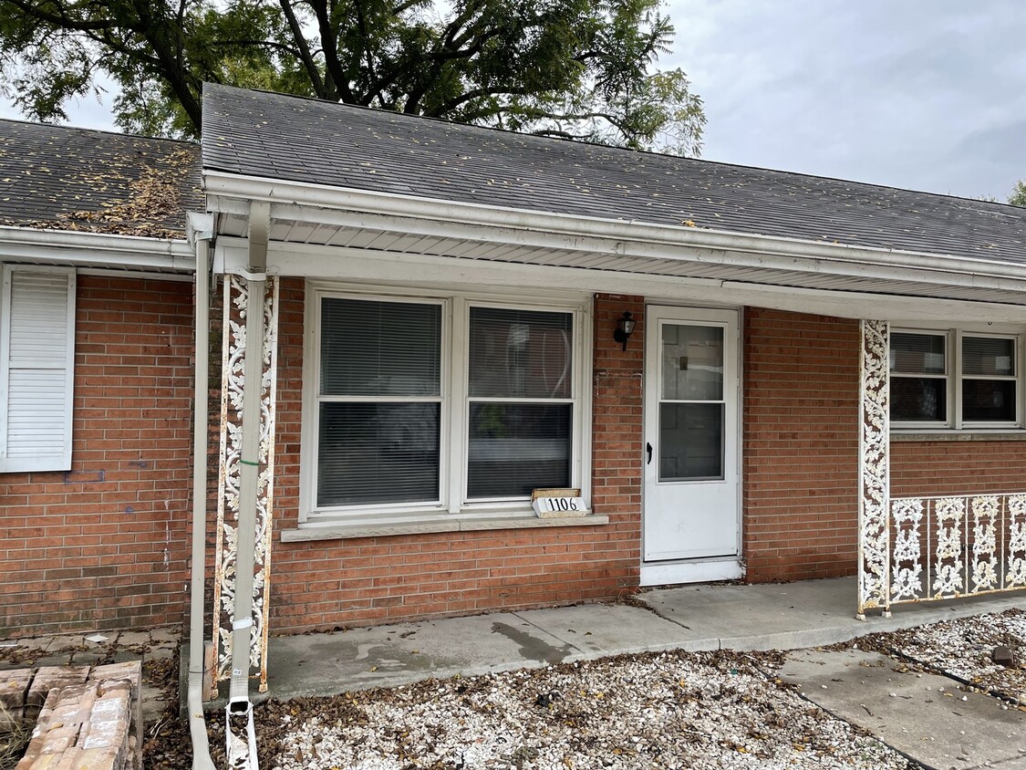 Primary Photo - 1106 W Merchant St