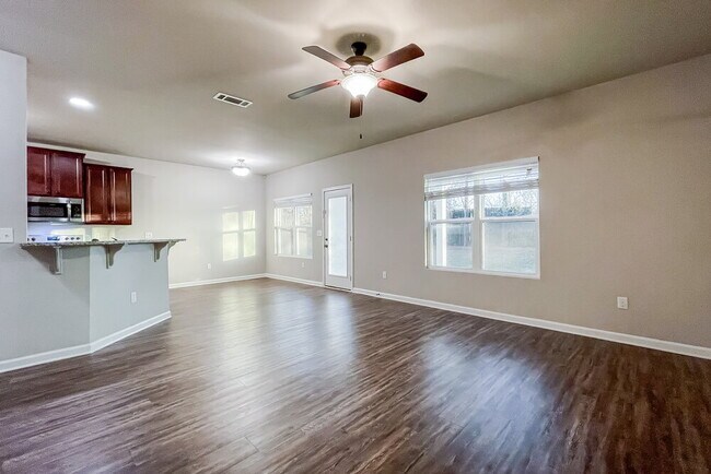 Building Photo - 1871 Simmons Ln