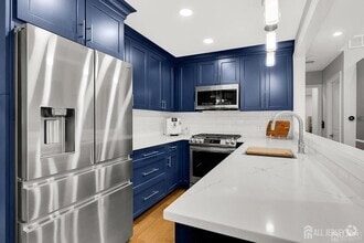Building Photo - 1111 Harbour Club Dr