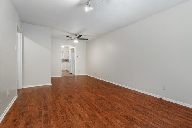 Building Photo - 7549 Brentcove Cir