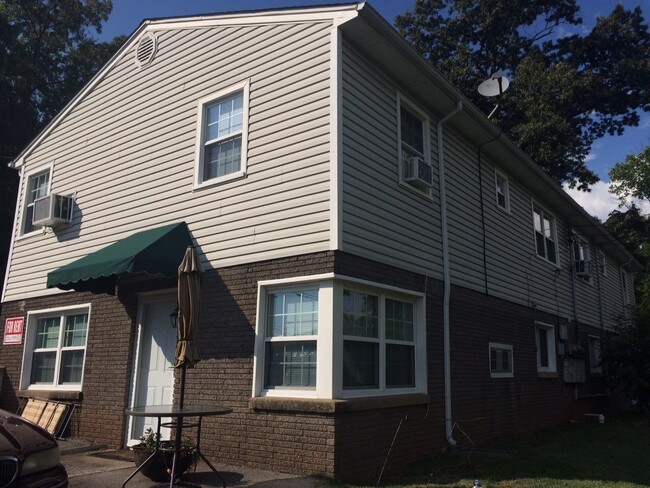 Building Photo - 3100 Marion Dr
