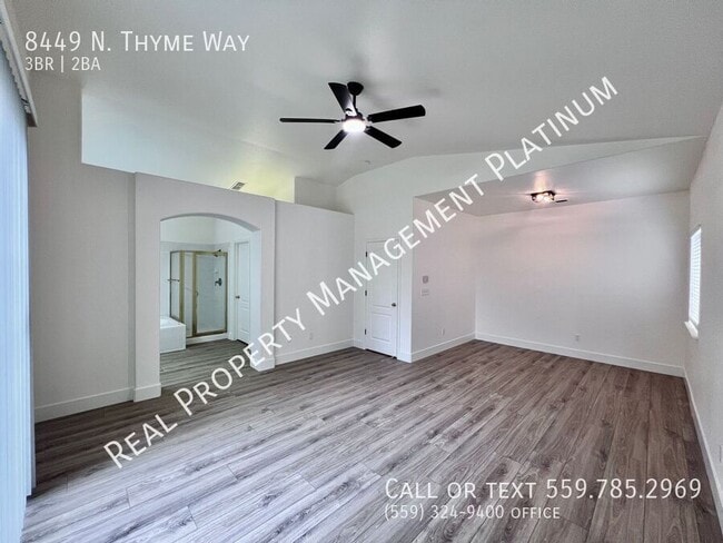 Foto del edificio - 8449 N Thyme Way