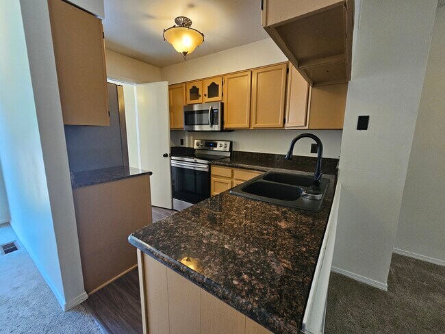Foto del edificio - 4253 Baytown Dr