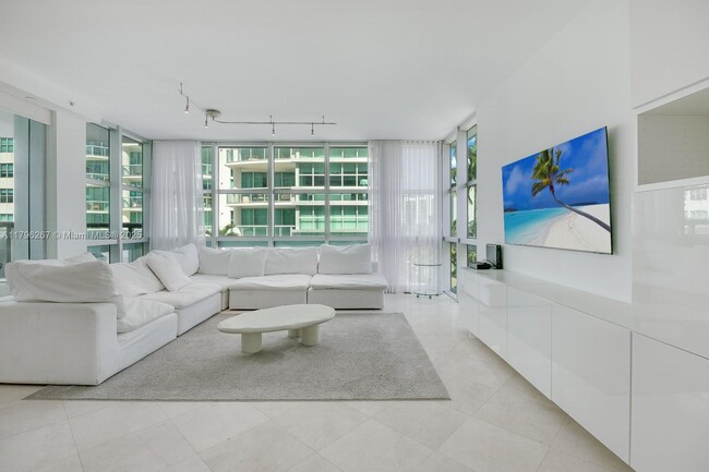 Foto del edificio - 3131 NE 188th St