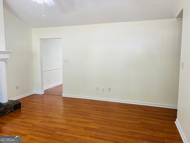 Foto del edificio - 28 Sandstone Dr