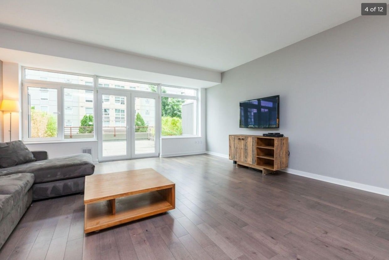 living room - 2717 Western Ave