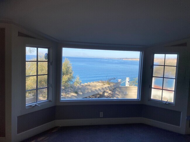 Foto del edificio - Amazing location in La Jolla for a big house. Gustavo Lopez AMSI