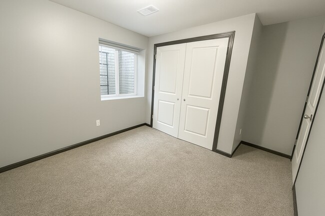 Foto del edificio - Welcome Home to This Spacious 5 Bedroom in Park City!