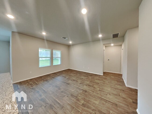Foto del edificio - 15117 Siberian Elm Ln