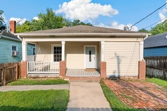 Building Photo - 1103 Calvin St