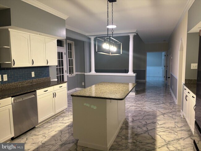 Foto del edificio - 9238 Crescent Ln