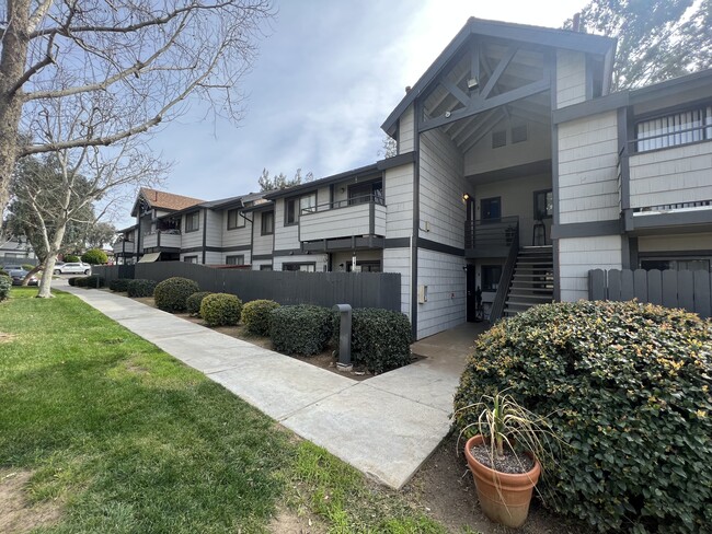 Building Photo - Dove Ridge Apartments