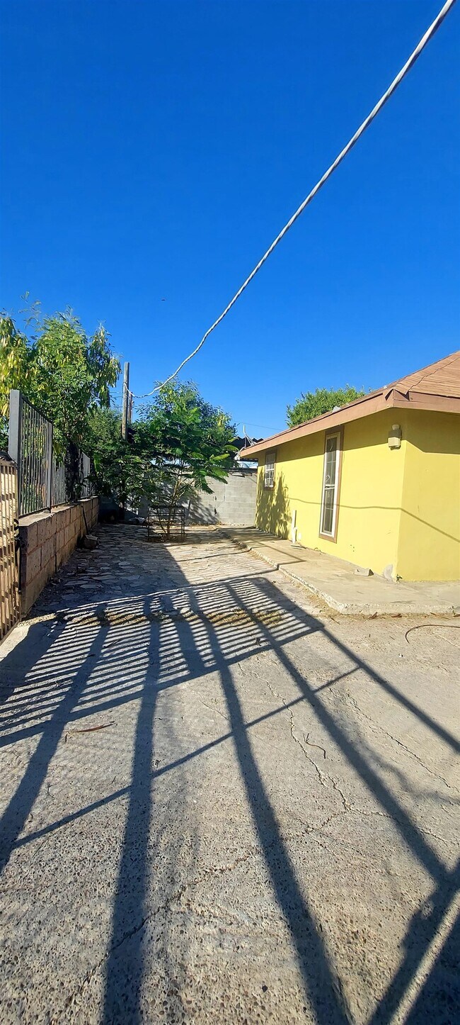 Foto del edificio - 207 Arco Iris Road