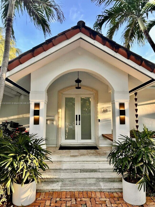 Foto del edificio - 375 Harbor Ct