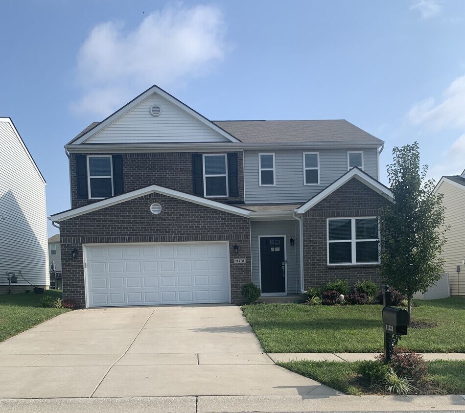 Primary Photo - 3 Bedroom in Jeffersontown - Hanover Trace