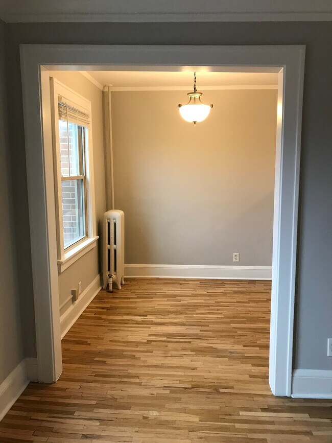 Foto del edificio - 1564 Randolph Ave