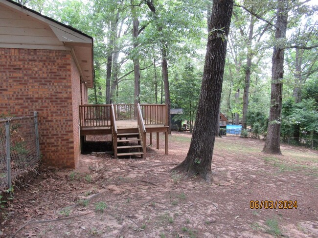 Building Photo - Brick Ranch Near Shaw AFB-3 Bedroom, 2 Bath