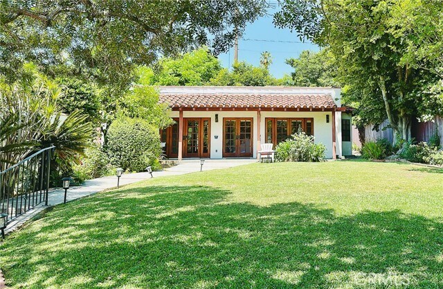 Foto principal - 2051 Fair Oaks Ave