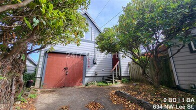 Building Photo - 636 NW Lee St