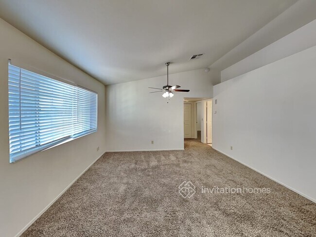 Foto del edificio - 7420 E Dewan Ave
