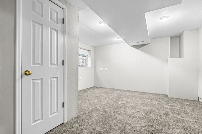 Building Photo - Updated Home in Parkview Meadows