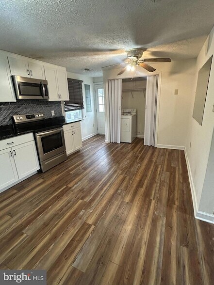Building Photo - 26326 Skyview Dr