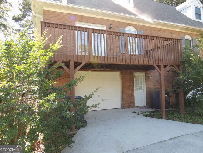 Building Photo - 940 Park Pl NE