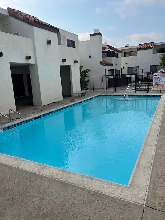 Foto principal - 479 F St