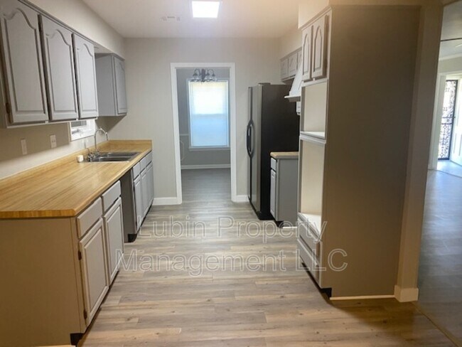 Foto del edificio - 4947 Demeter Cove