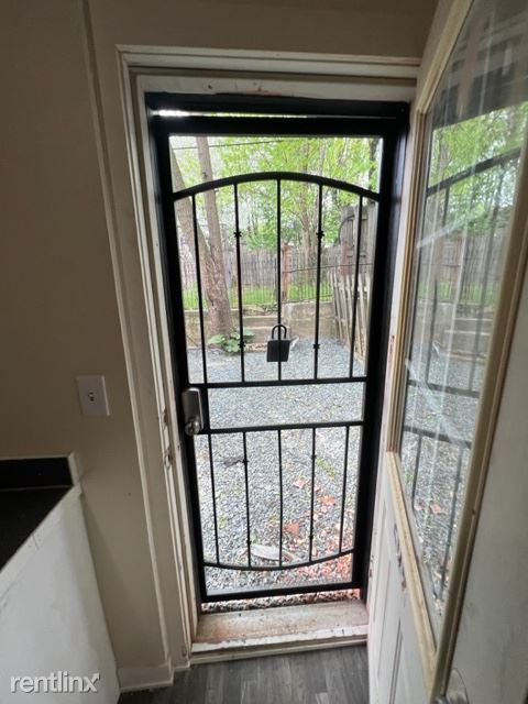 Building Photo - 4 br, 2 bath House - 209 North Harrison St...