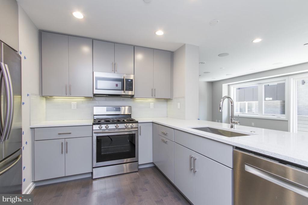 Foto principal - 712-14 S Sartain St