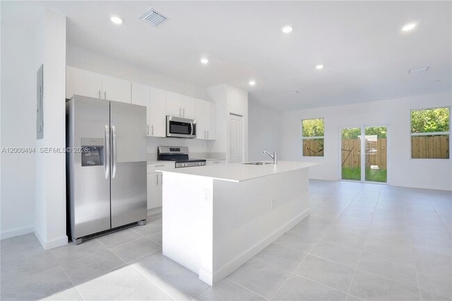 Foto del edificio - 250 SE 10th St