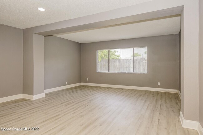 Foto del edificio - 1235 Thoreau St