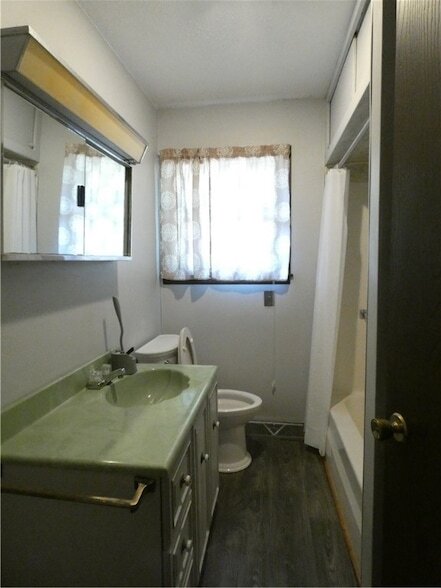 Foto del edificio - 574 S Erie St