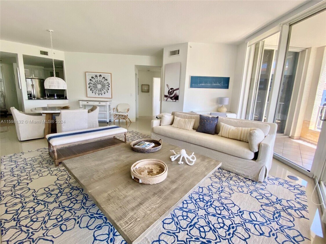 Foto principal - 705 Crandon Blvd