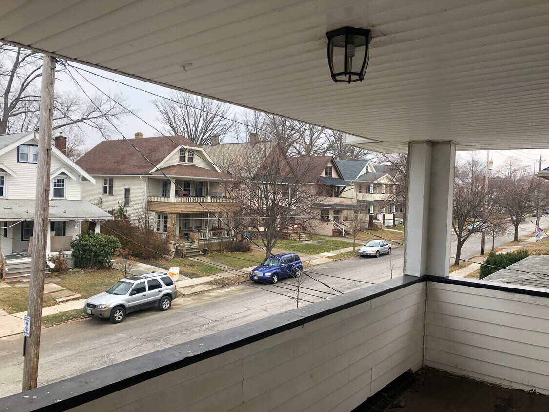 1214 Lakeland Ave Unit Up, Lakewood, OH 44107 Apartments in Lakewood