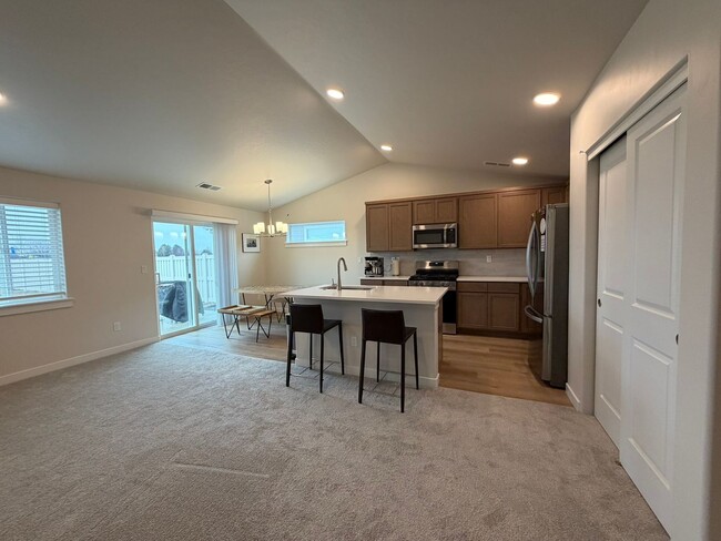 Foto del edificio - Beautiful 3 bed 2 bath home in Caldwell just off Linden Rd and Middleton Rd