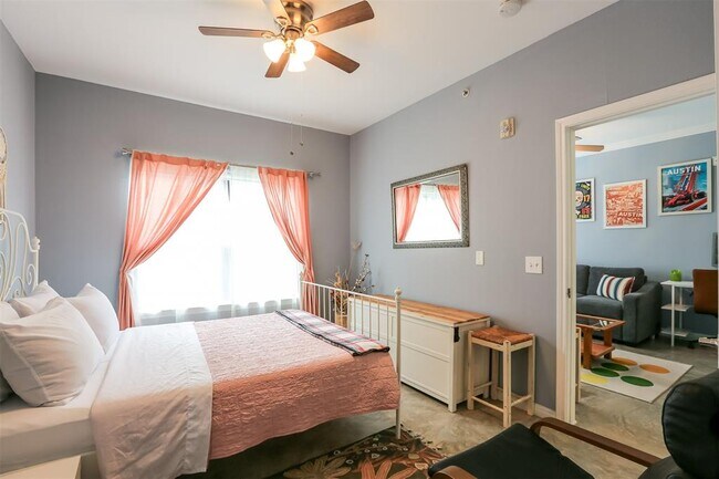 Foto del edificio - 2502 Leon St