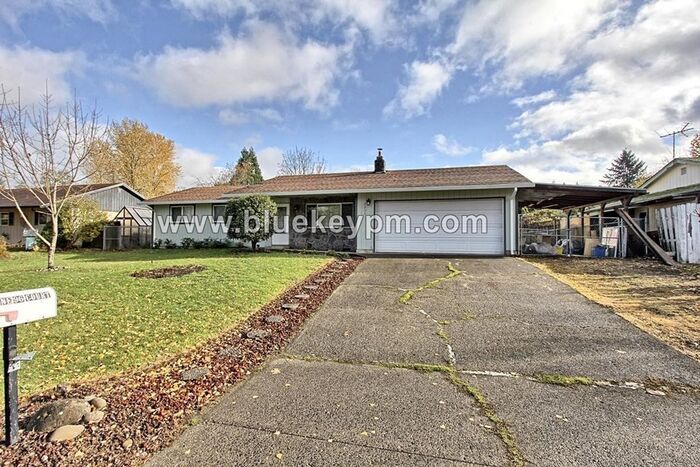 Primary Photo - 3 Bed, 2 Bath Home with Large Yard in Burt...