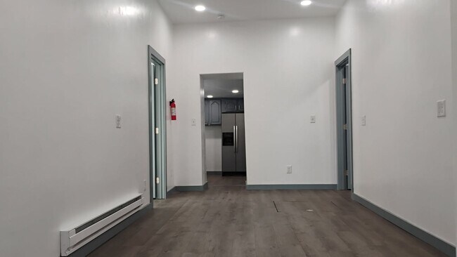 Building Photo - 452 Fremont St