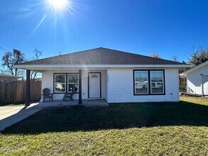 Building Photo - 6522 Olokee St