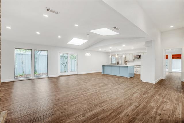 Foto del edificio - 15123 Cypress Hl Dr